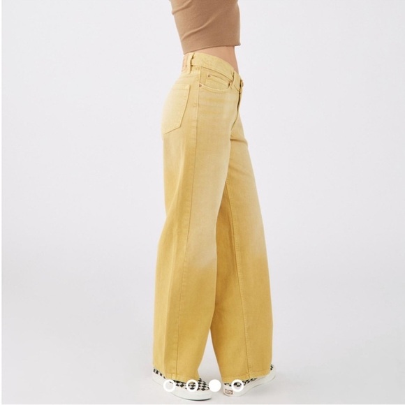 NWT - BDG Dipped V Wide Leg - Size 28 Yellow - Picture 2 of 6